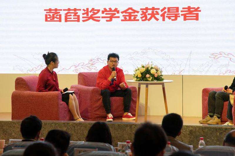 了解刘威在Facebook平台上的活动和影响力