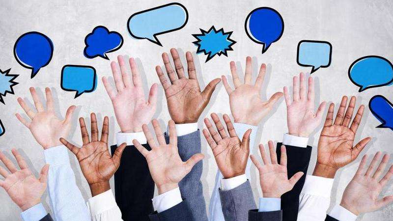 探讨谁会使用和参与Facebook平台的社交互动和活动